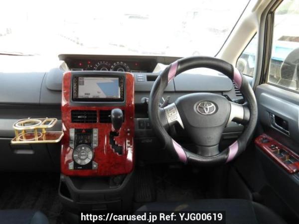Used 2009 AT toyota voxy ZRR70W Image[21]