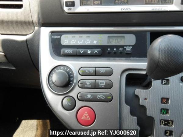 Used 2004 AT toyota wish ZNE10G Image[23]