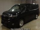 Toyota Noah ZWR90W