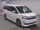 Toyota Voxy ZRR80G