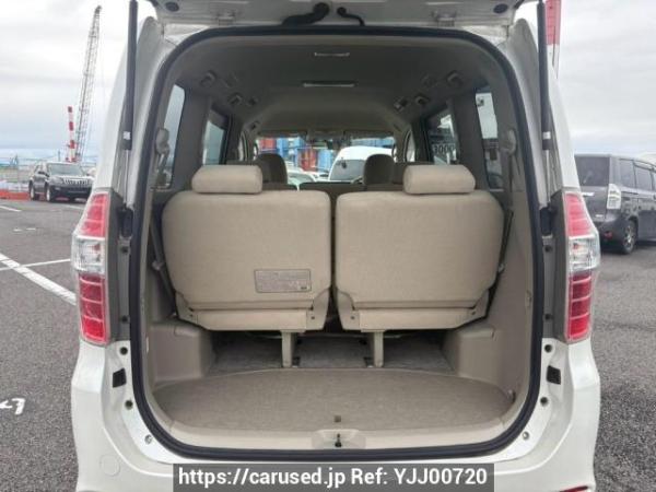 Used 2008 AT toyota noah ZRR70W Image[8]