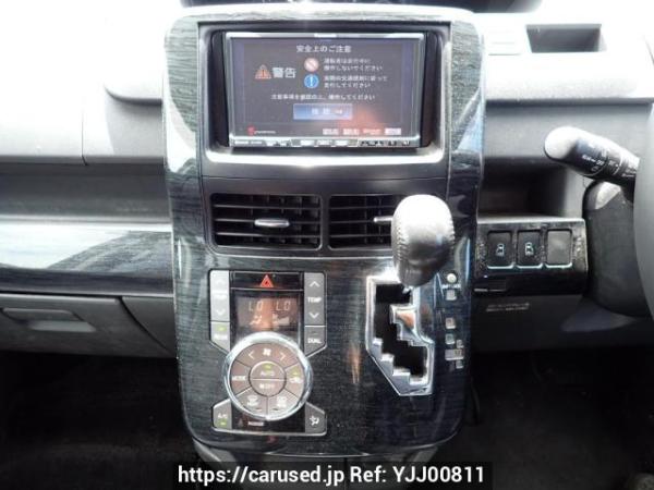 Used 2009 AT toyota voxy ZRR70W Image[19]