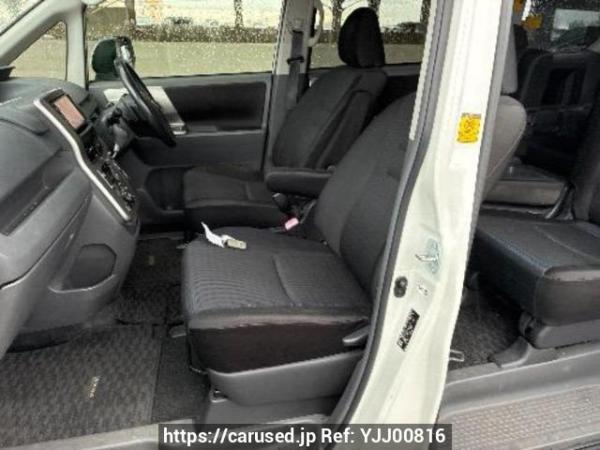 Used 2009 AT toyota voxy ZRR70W Image[12]