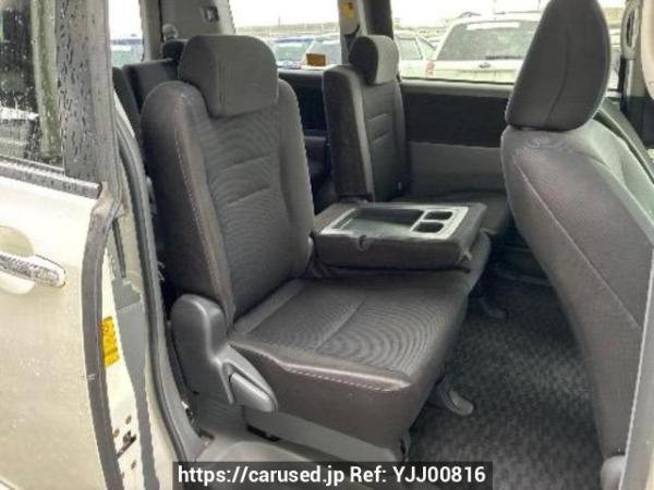 Used 2009 AT toyota voxy ZRR70W Image[13]