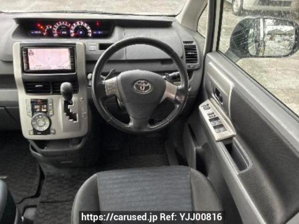 Used 2009 AT toyota voxy ZRR70W Image[20]