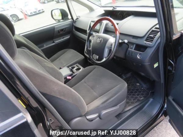 Used 2010 AT toyota noah ZRR70G Image[12]