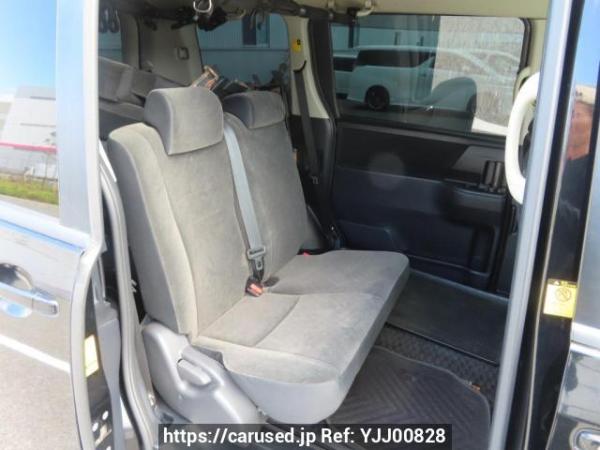 Used 2010 AT toyota noah ZRR70G Image[17]