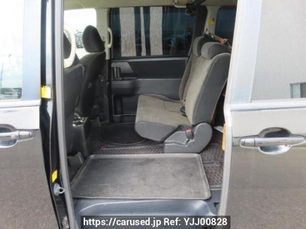 Used 2010 AT toyota noah ZRR70G Image[18]