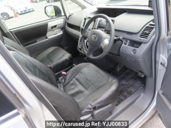 Used 2007 AT toyota noah ZRR75W Image[13]