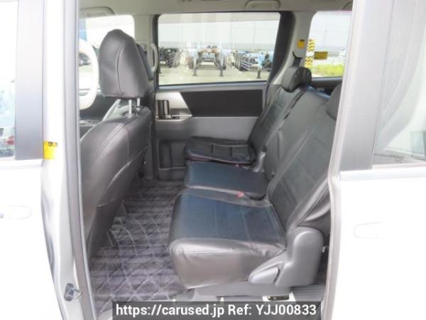 Used 2007 AT toyota noah ZRR75W Image[19]