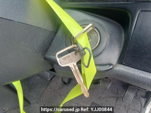 Used 2003 AT toyota regiusace-van TRH112V Image[24]