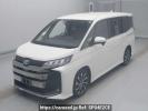 Toyota Noah ZWR90W