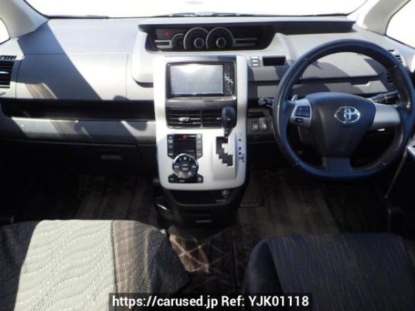 Used 2010 AT toyota noah ZRR75W Image[16]
