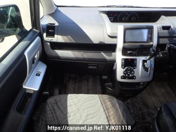 Used 2010 AT toyota noah ZRR75W Image[17]