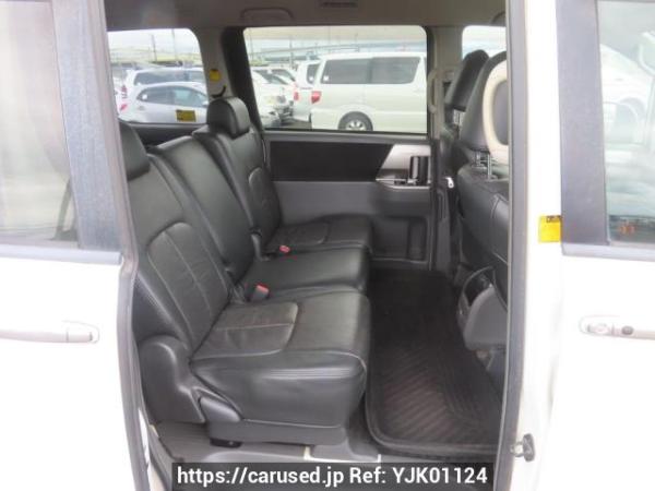 Used 2009 AT toyota voxy ZRR70W Image[17]