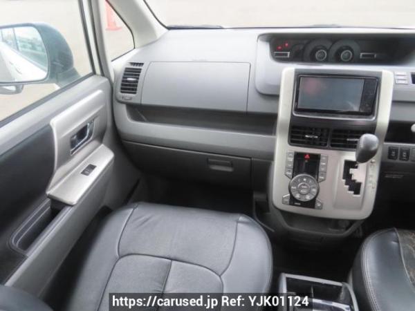 Used 2009 AT toyota voxy ZRR70W Image[24]