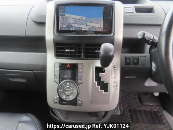Used 2009 AT toyota voxy ZRR70W Image[26]