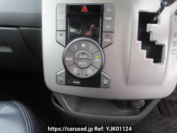 Used 2009 AT toyota voxy ZRR70W Image[29]