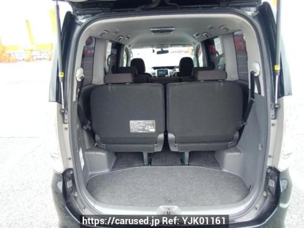Used 2010 AT toyota voxy ZRR70W Image[8]