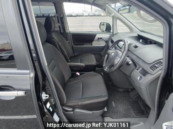 Used 2010 AT toyota voxy ZRR70W Image[12]