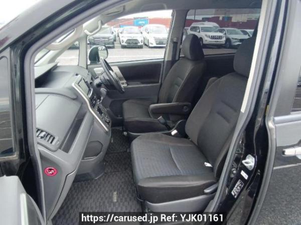 Used 2010 AT toyota voxy ZRR70W Image[13]
