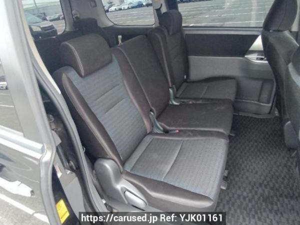 Used 2010 AT toyota voxy ZRR70W Image[14]