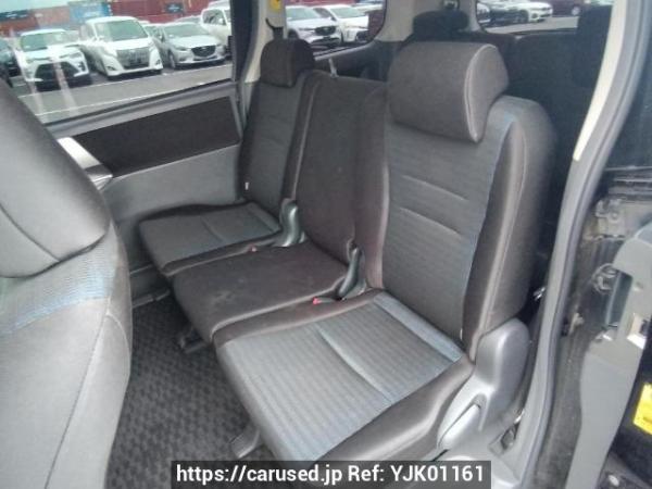 Used 2010 AT toyota voxy ZRR70W Image[15]
