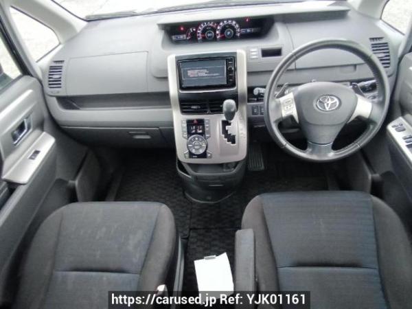 Used 2010 AT toyota voxy ZRR70W Image[17]