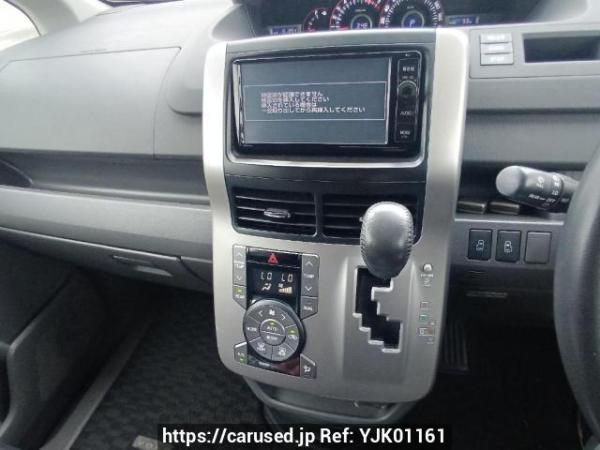 Used 2010 AT toyota voxy ZRR70W Image[19]