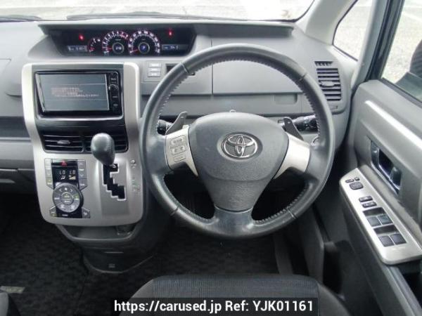 Used 2010 AT toyota voxy ZRR70W Image[20]