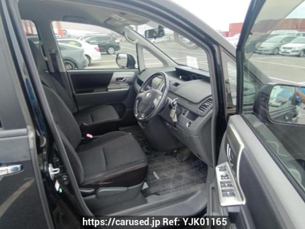 Used 2009 AT toyota voxy ZRR70W Image[11]