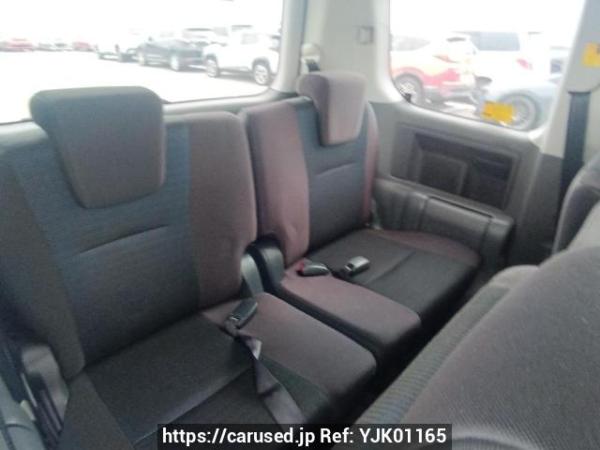 Used 2009 AT toyota voxy ZRR70W Image[15]
