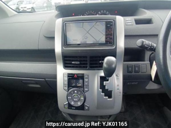 Used 2009 AT toyota voxy ZRR70W Image[19]