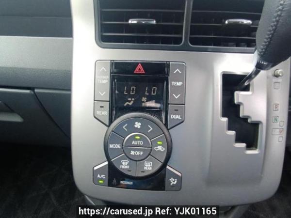 Used 2009 AT toyota voxy ZRR70W Image[22]