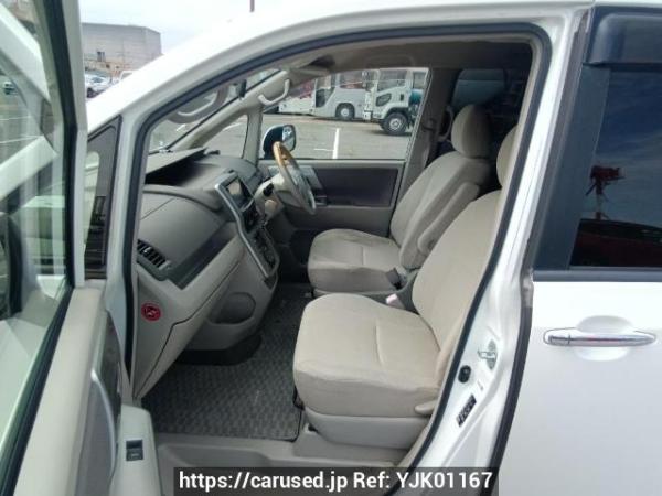 Used 2009 AT toyota noah ZRR70W Image[13]