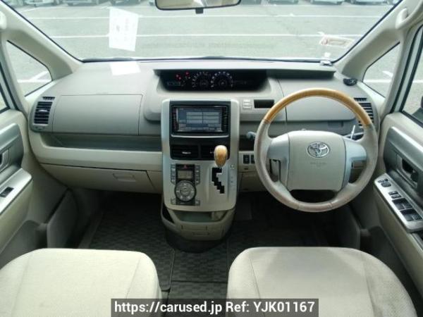 Used 2009 AT toyota noah ZRR70W Image[18]