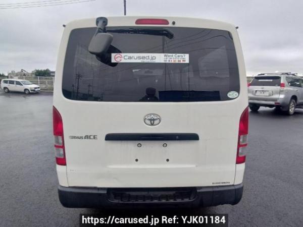 Used 2011 AT toyota regiusace-van KDH201V Image[5]