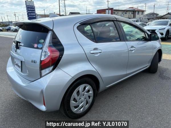 Used 2017 AT toyota aqua NHP10 Image[5]