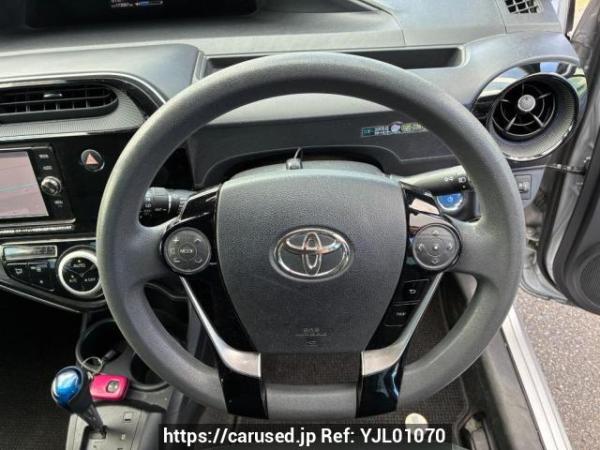 Used 2017 AT toyota aqua NHP10 Image[22]