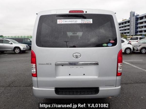 Used 2017 AT toyota regiusace-van TRH200V Image[5]