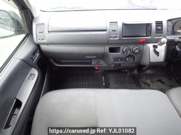 Used 2017 AT toyota regiusace-van TRH200V Image[18]