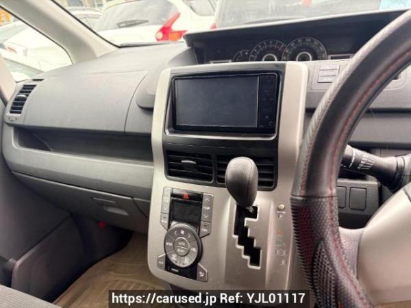 Used 2007 AT toyota voxy ZRR70G Image[9]