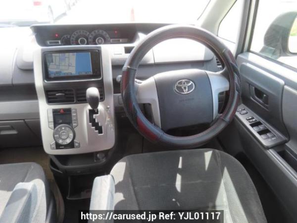 Used 2007 AT toyota voxy ZRR70G Image[23]