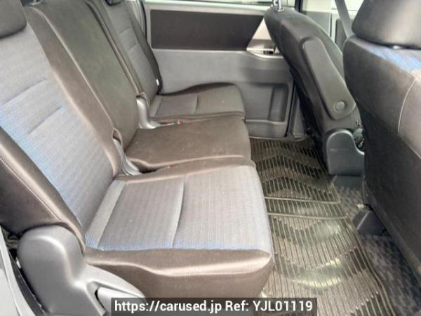 Used 2010 AT toyota voxy ZRR70W Image[6]
