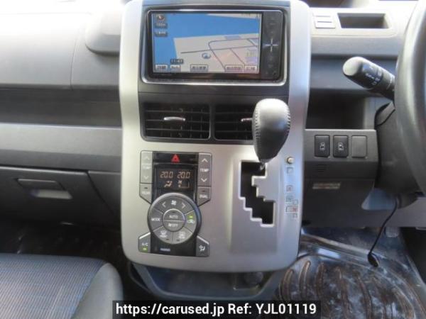 Used 2010 AT toyota voxy ZRR70W Image[26]
