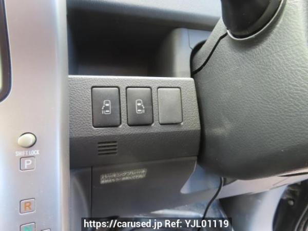 Used 2010 AT toyota voxy ZRR70W Image[32]