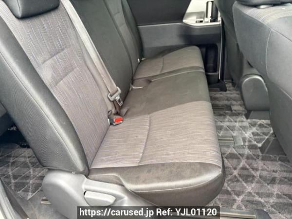 Used 2010 AT toyota voxy ZRR70W Image[7]