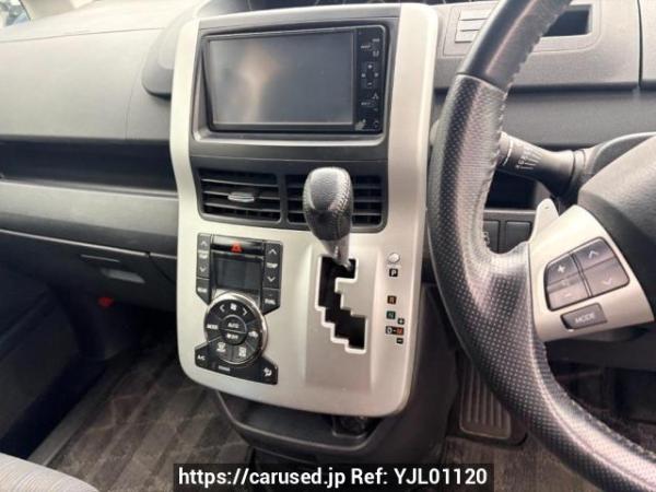 Used 2010 AT toyota voxy ZRR70W Image[9]