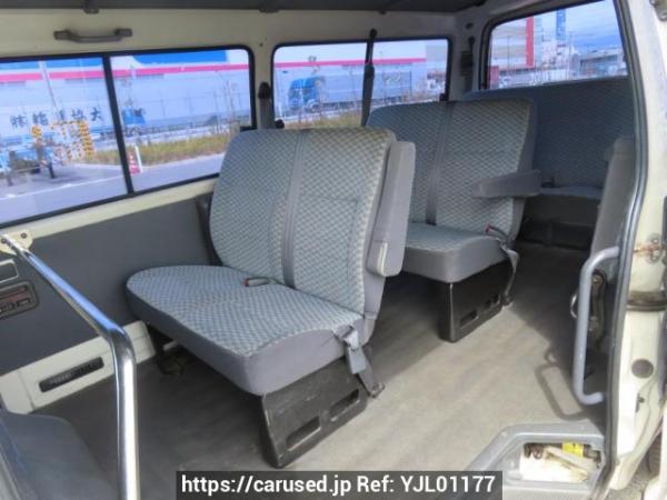 Used 2000 AT toyota hiace-wagon RZH111G Image[18]
