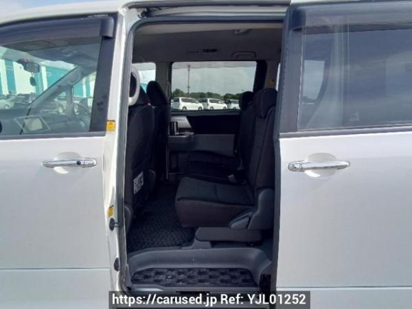 Used 2009 AT toyota voxy ZRR70W Image[16]